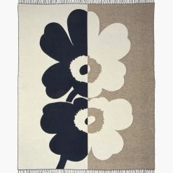 Marimekko Suur Unikko Blanket 5 Marimekko Suur Unikko Blanket -Vitra Shop 071206 890 X190544 10 1632367004