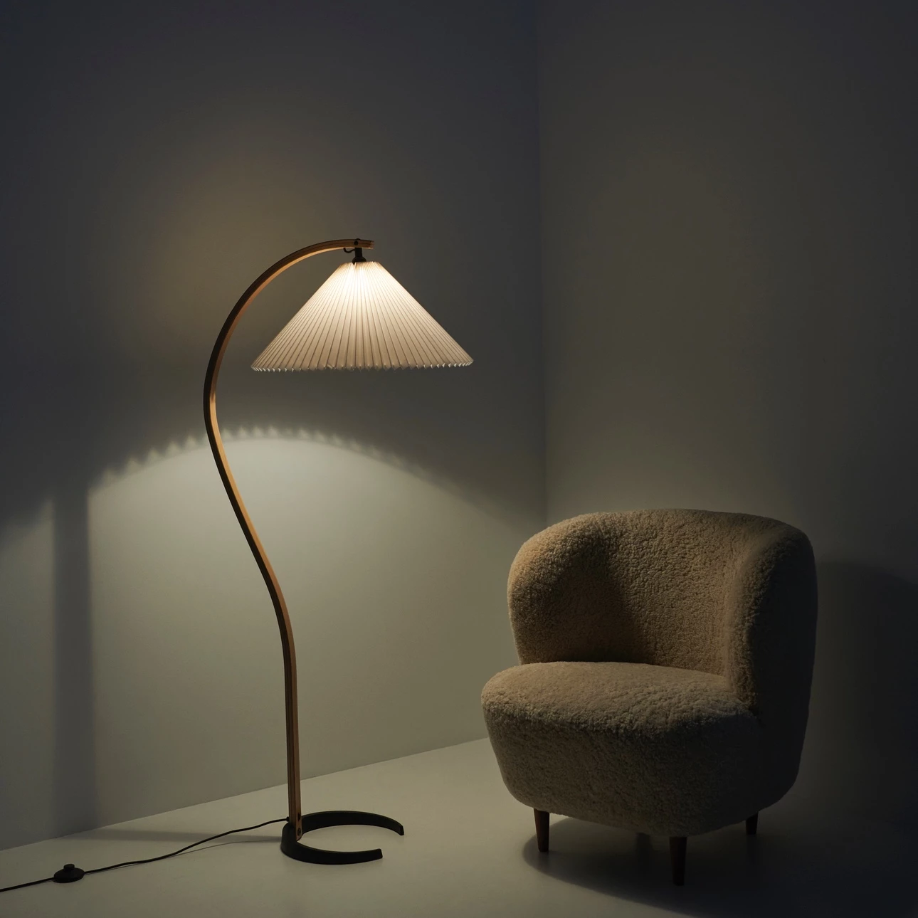 Gubi Timberline Floor Lamp 3 Gubi Timberline Floor Lamp - Image 3