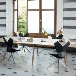 Tom DixonBeat Table Lamp Brass -Vitra Shop Tom Dixon Beat Table Lamp Lifestyle Brass