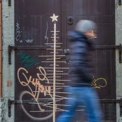 Minima. Wooden Christmas Tree 17 Minima. Wooden Christmas Tree -Vitra Shop minima. wooden christmas tree lifestyle on the go